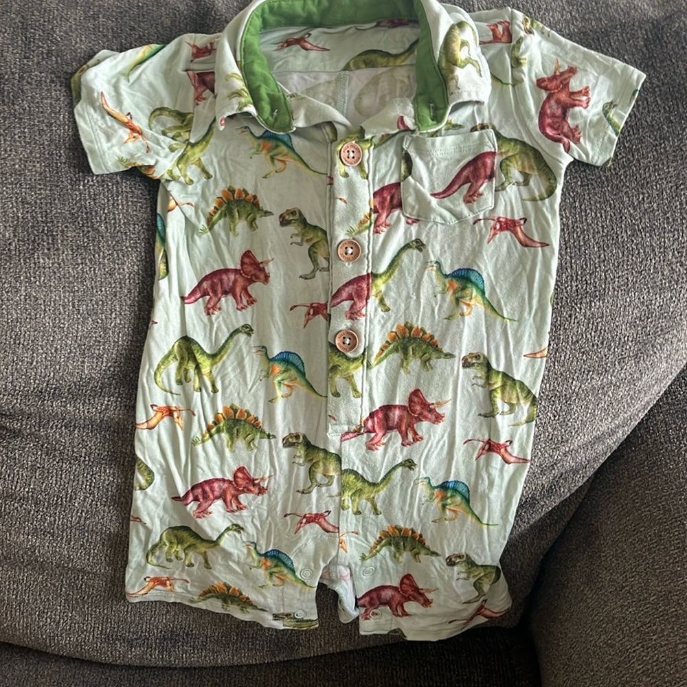 Posh peanut Dinosaurs